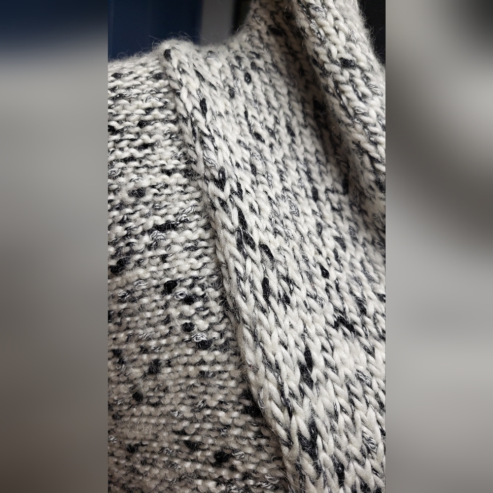 Ann Taylor LOFT Very Soft Sweater Vest Size L - Picture 5 of 9